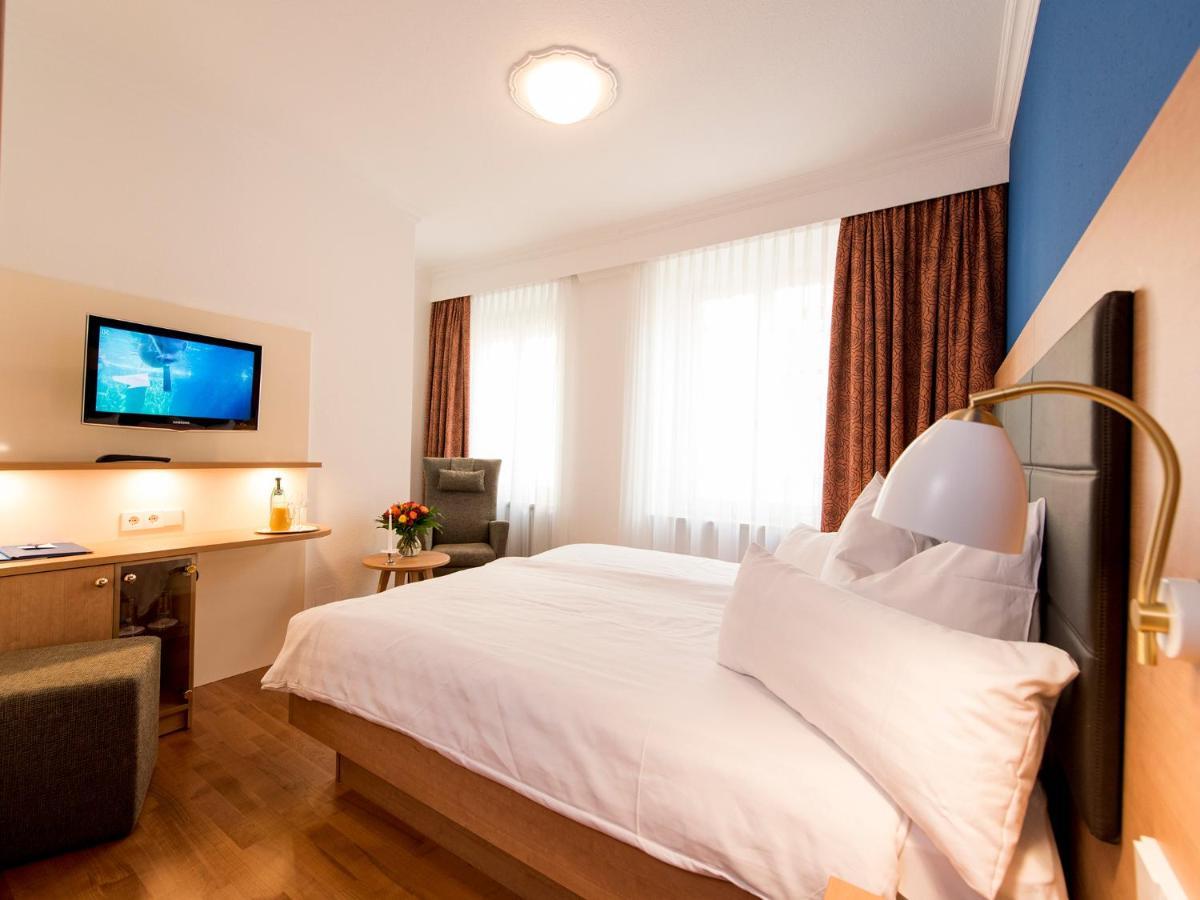 Hotel Ochsen Uberlingen Bagian luar foto